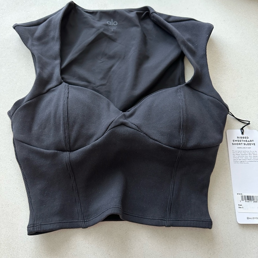ALO Yoga RIBBED SWEETHEART SHORT SLEEVE SMALL